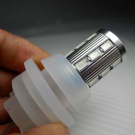Ampoule LED Titan/Driveback avec sa bague de maintient universel en silicone